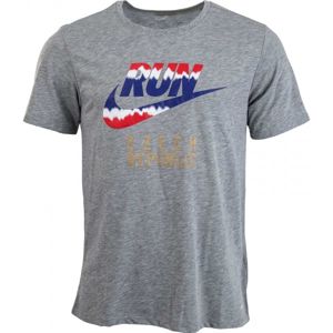 Nike RUN P CZECH FLAG TEE šedá M - Pánske športové tričko